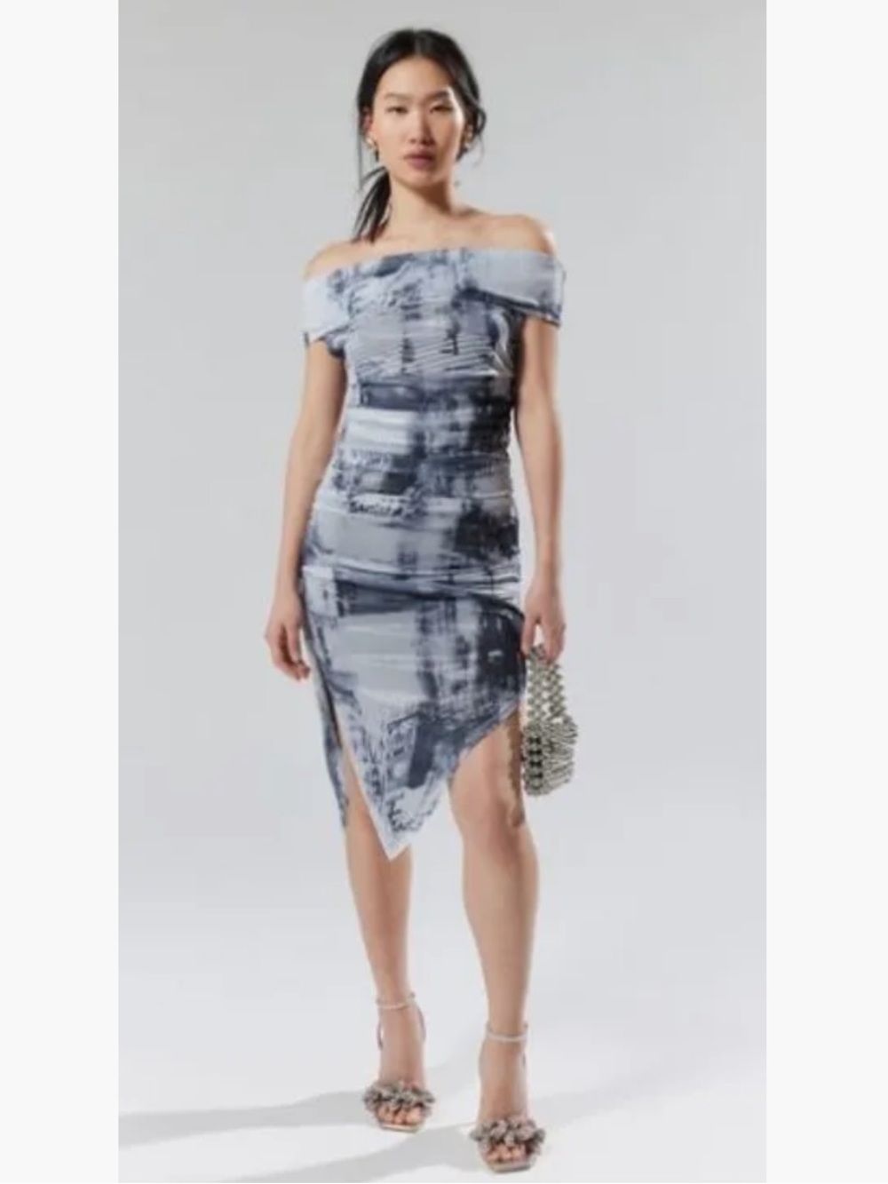 Urban outfitters Silence + Noise Arianna Off shoulder Midi Dress size xs nwot